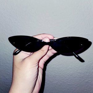 BLACK VINTAGE STYLE CAT EYE SUNGLASSES